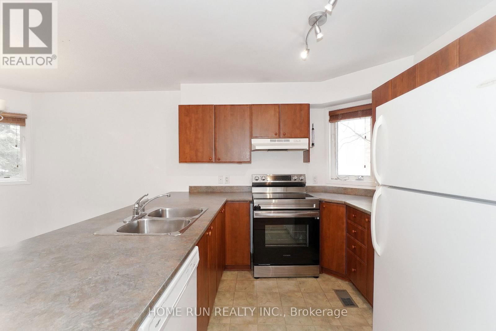 96 STRATHAVEN PRIVATE Image 16