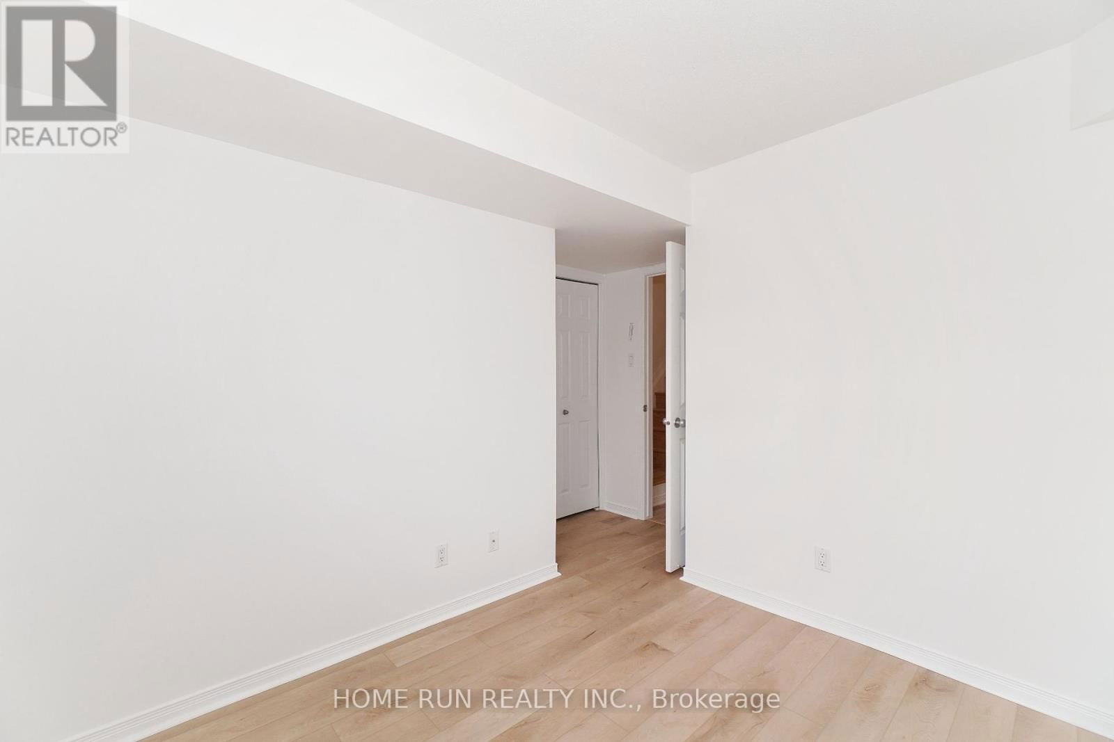 96 STRATHAVEN PRIVATE Image 19