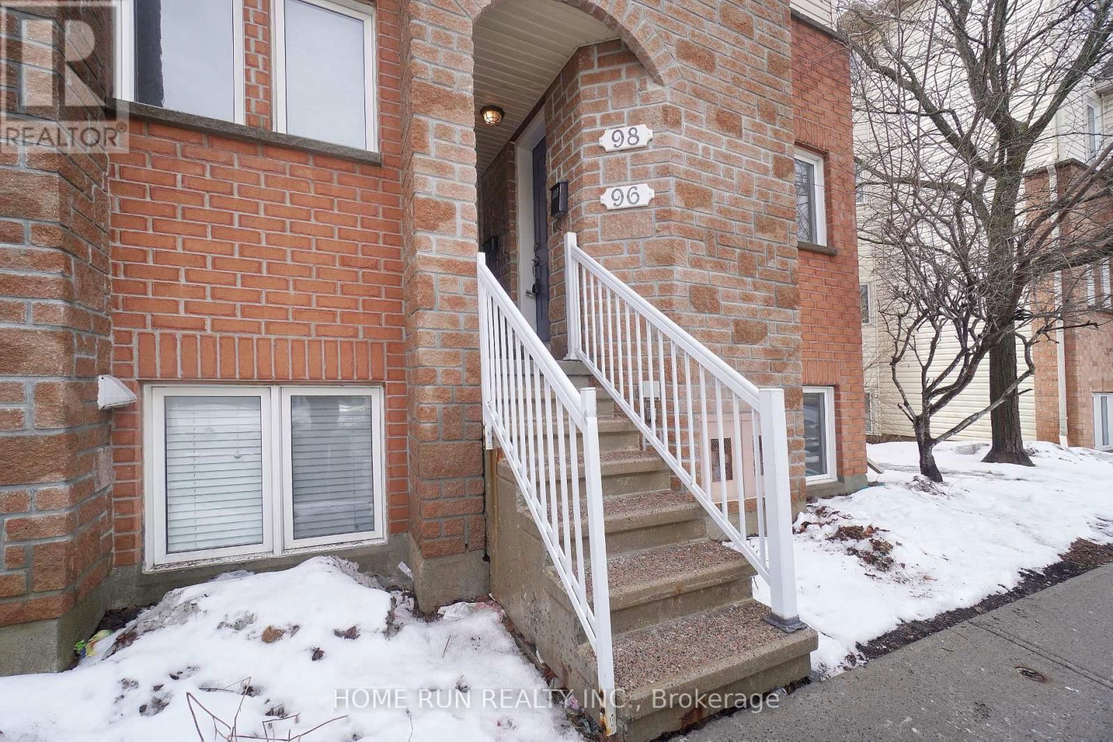 96 STRATHAVEN PRIVATE Image 2