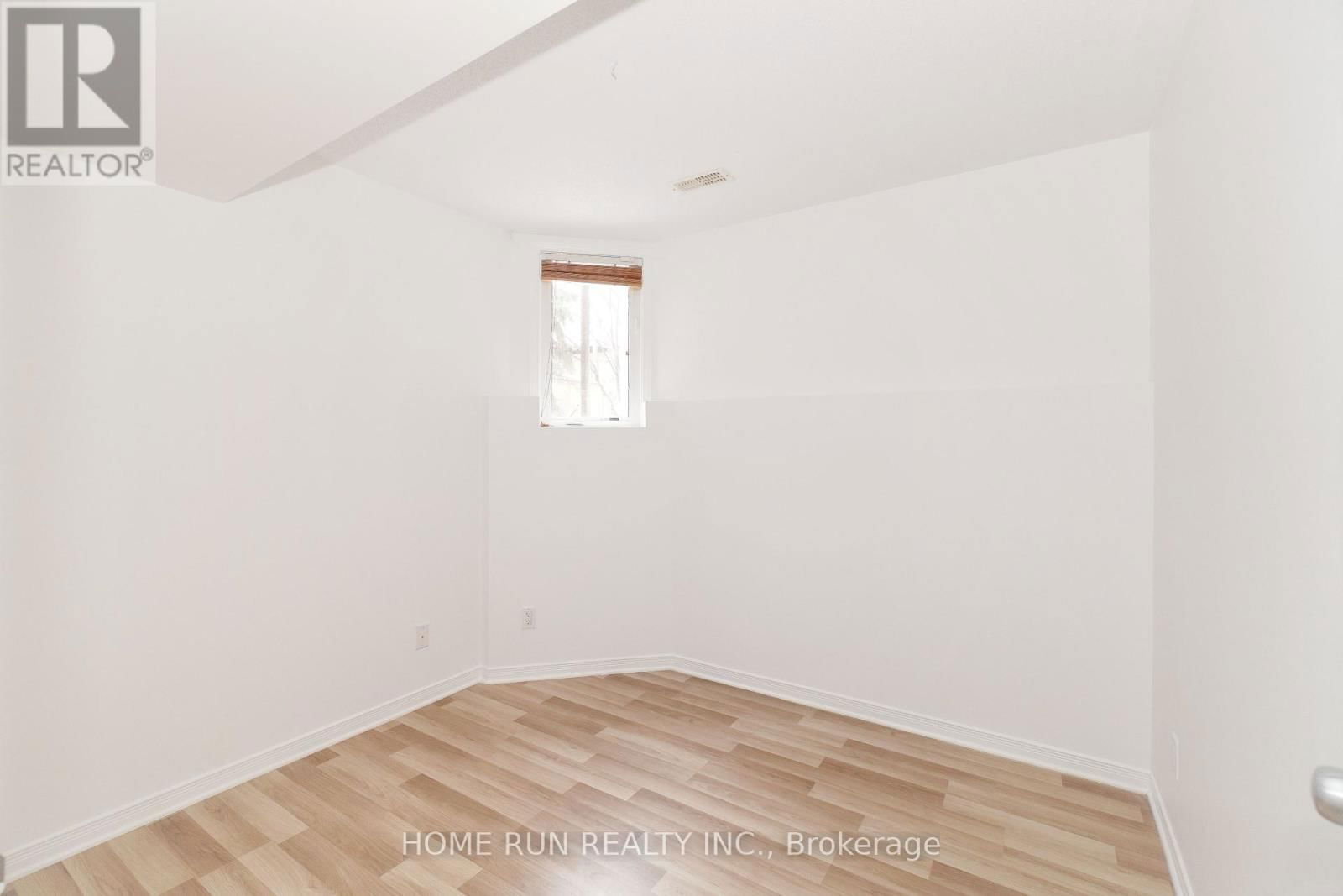 96 STRATHAVEN PRIVATE Image 20