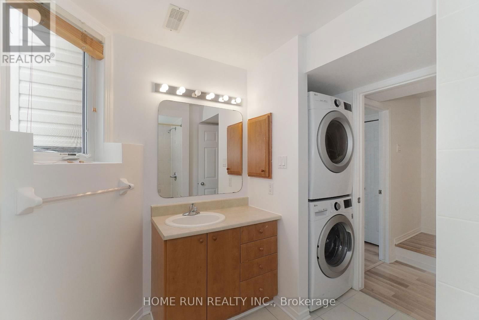96 STRATHAVEN PRIVATE Image 24
