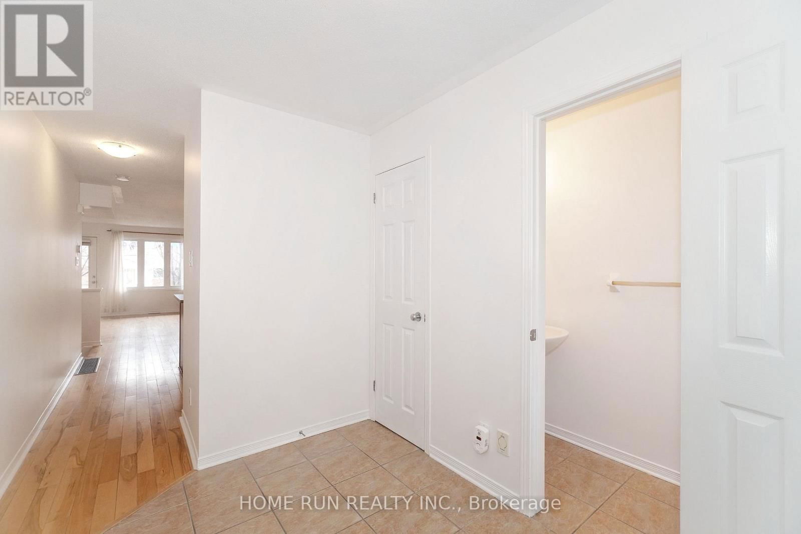 96 STRATHAVEN PRIVATE Image 4