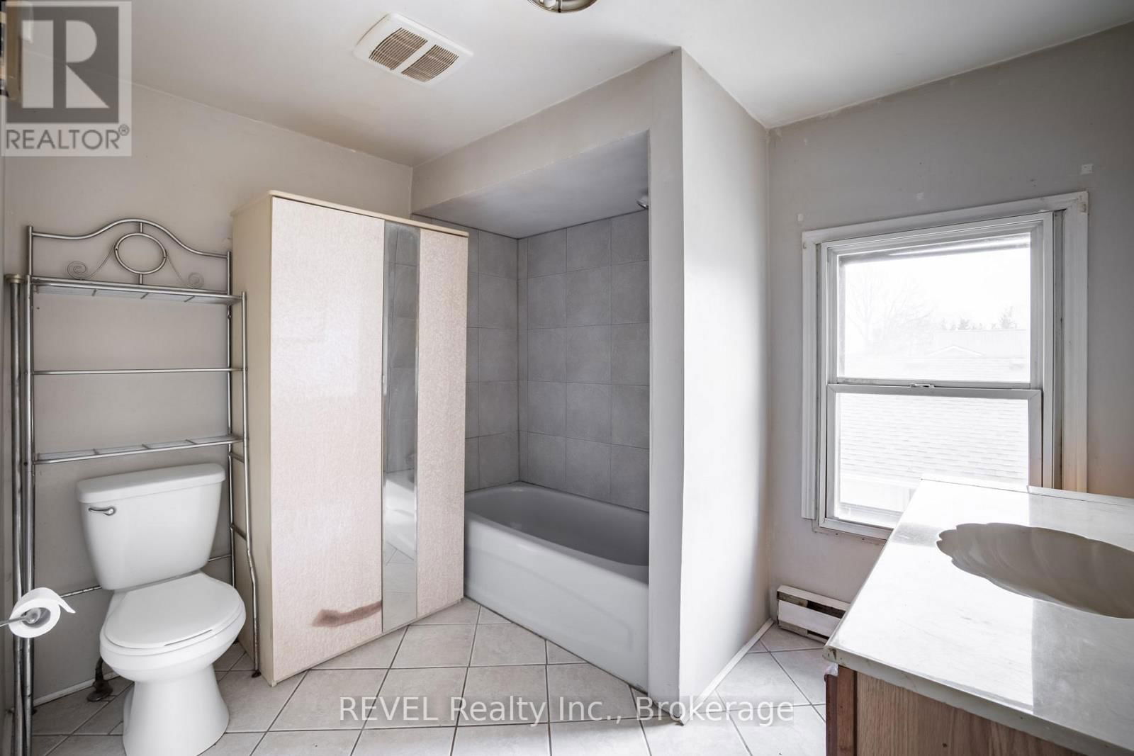 66 LILLIAN PLACE Image 11
