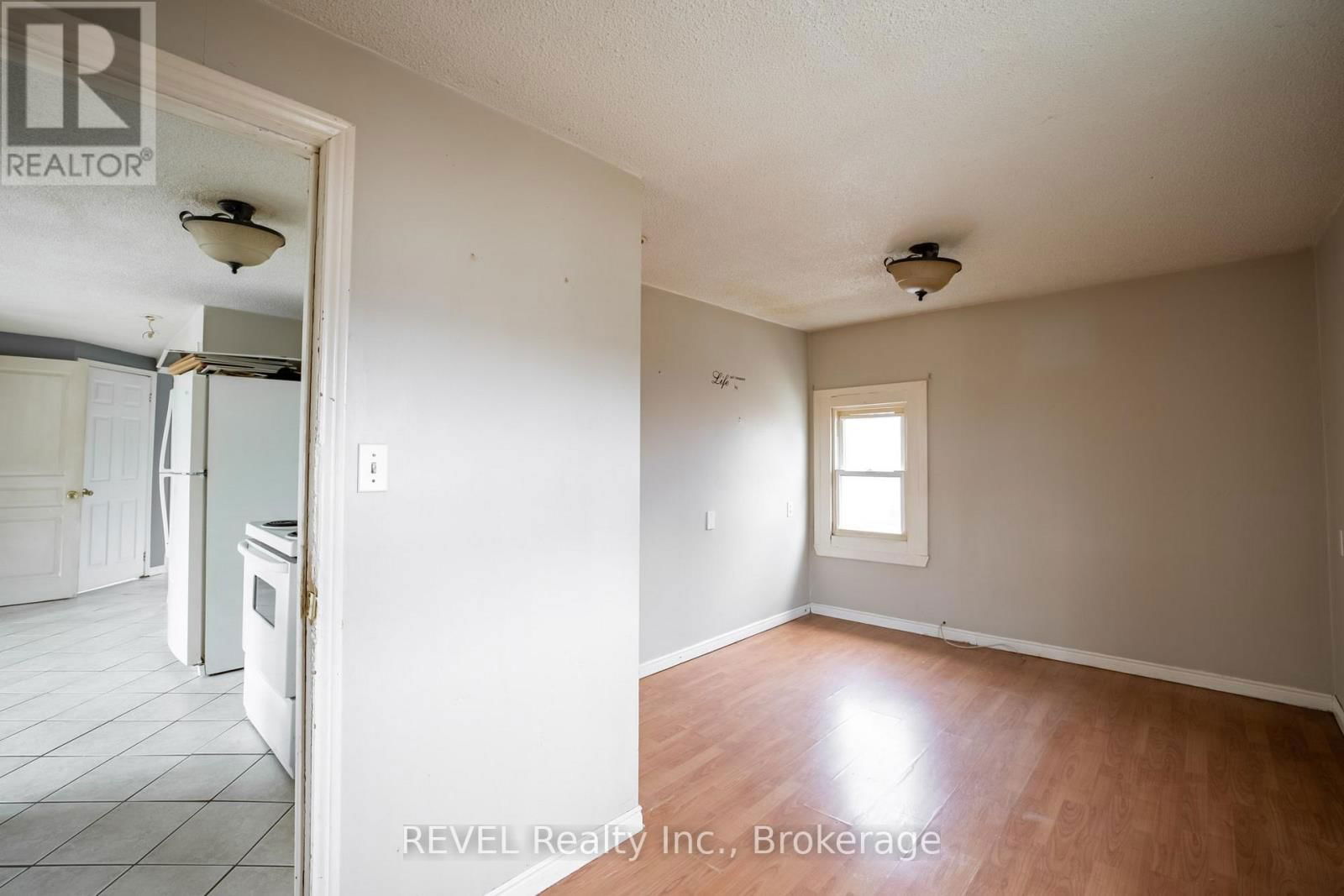 66 LILLIAN PLACE Image 12
