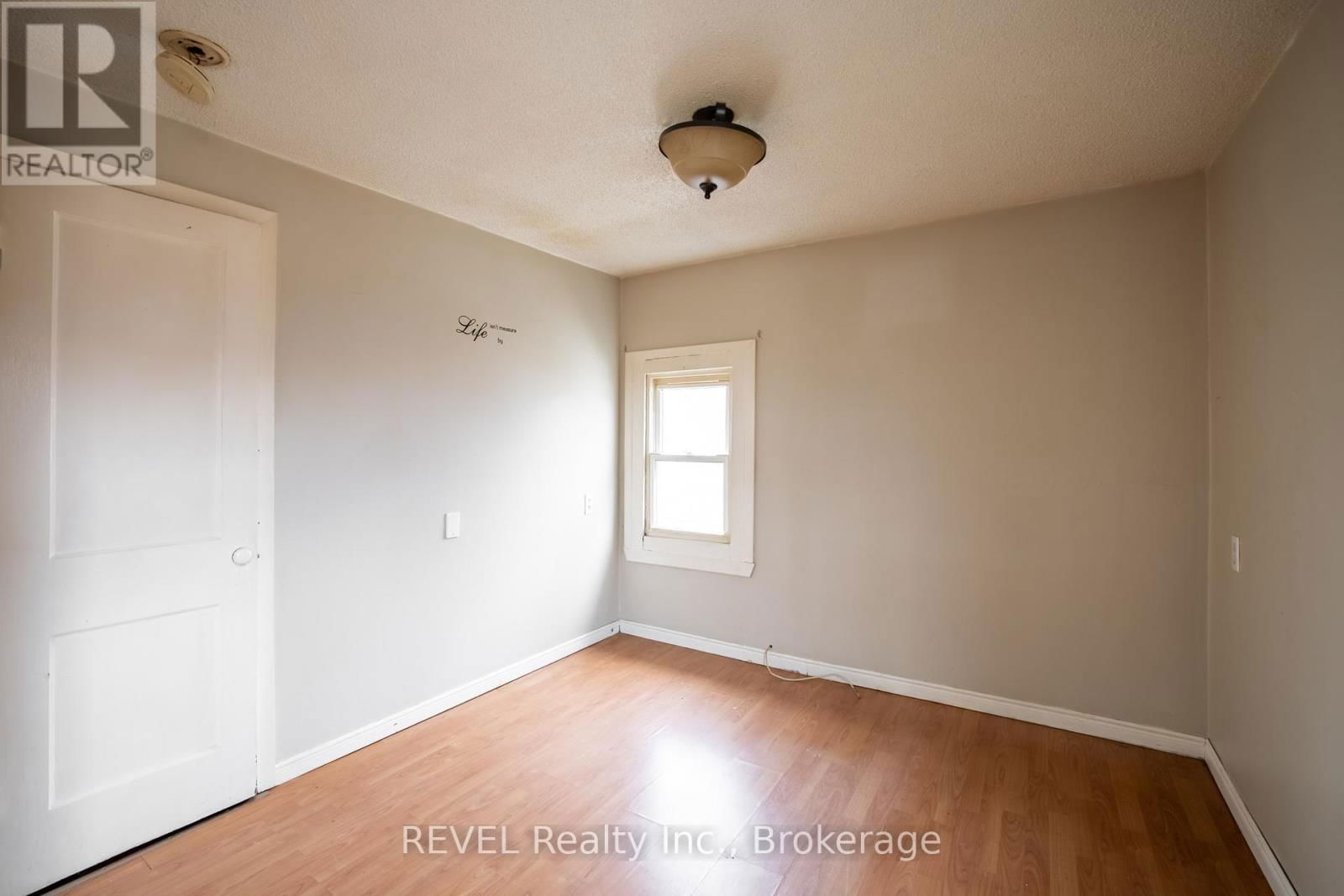 66 LILLIAN PLACE Image 13