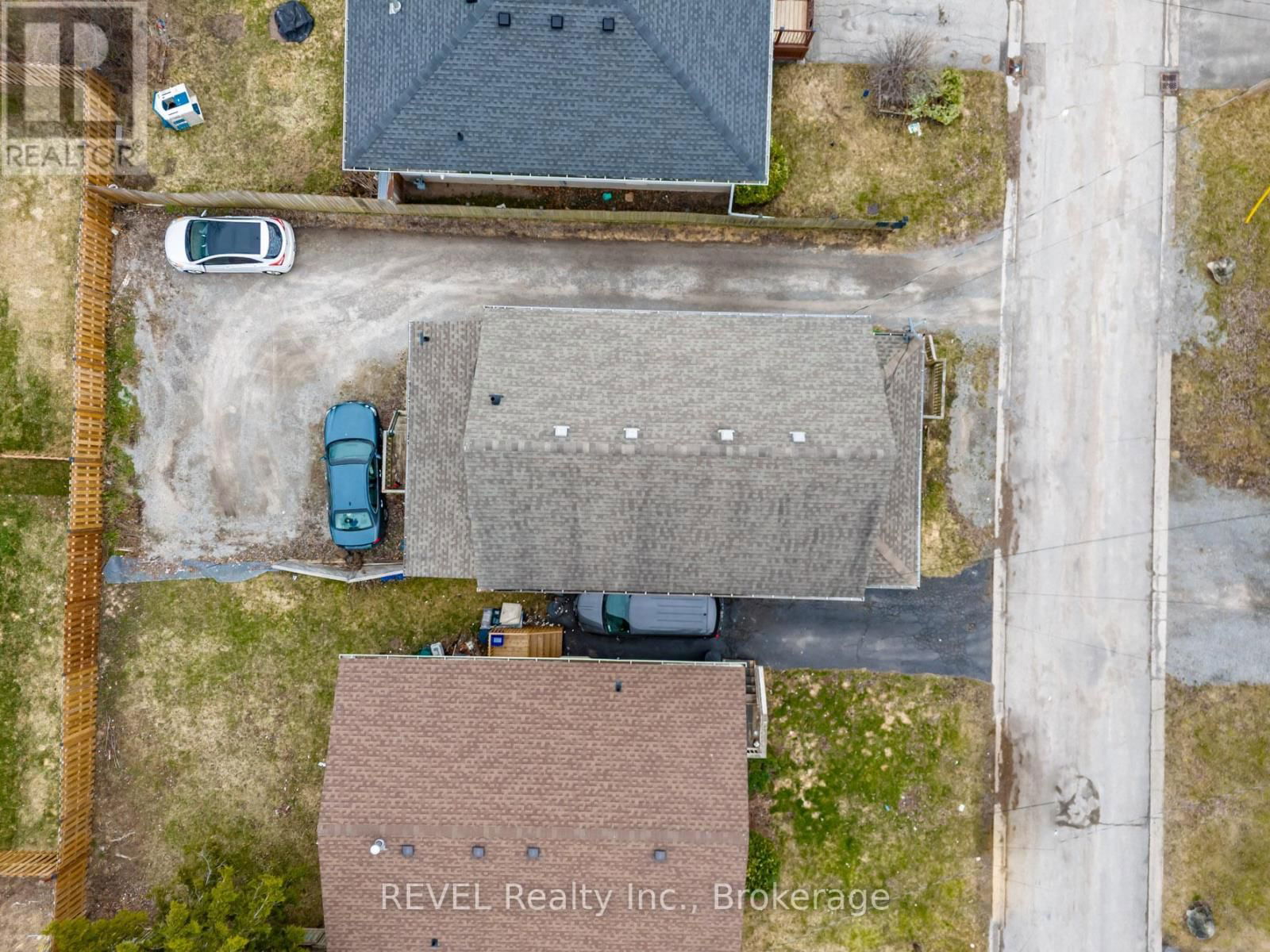 66 LILLIAN PLACE Image 21