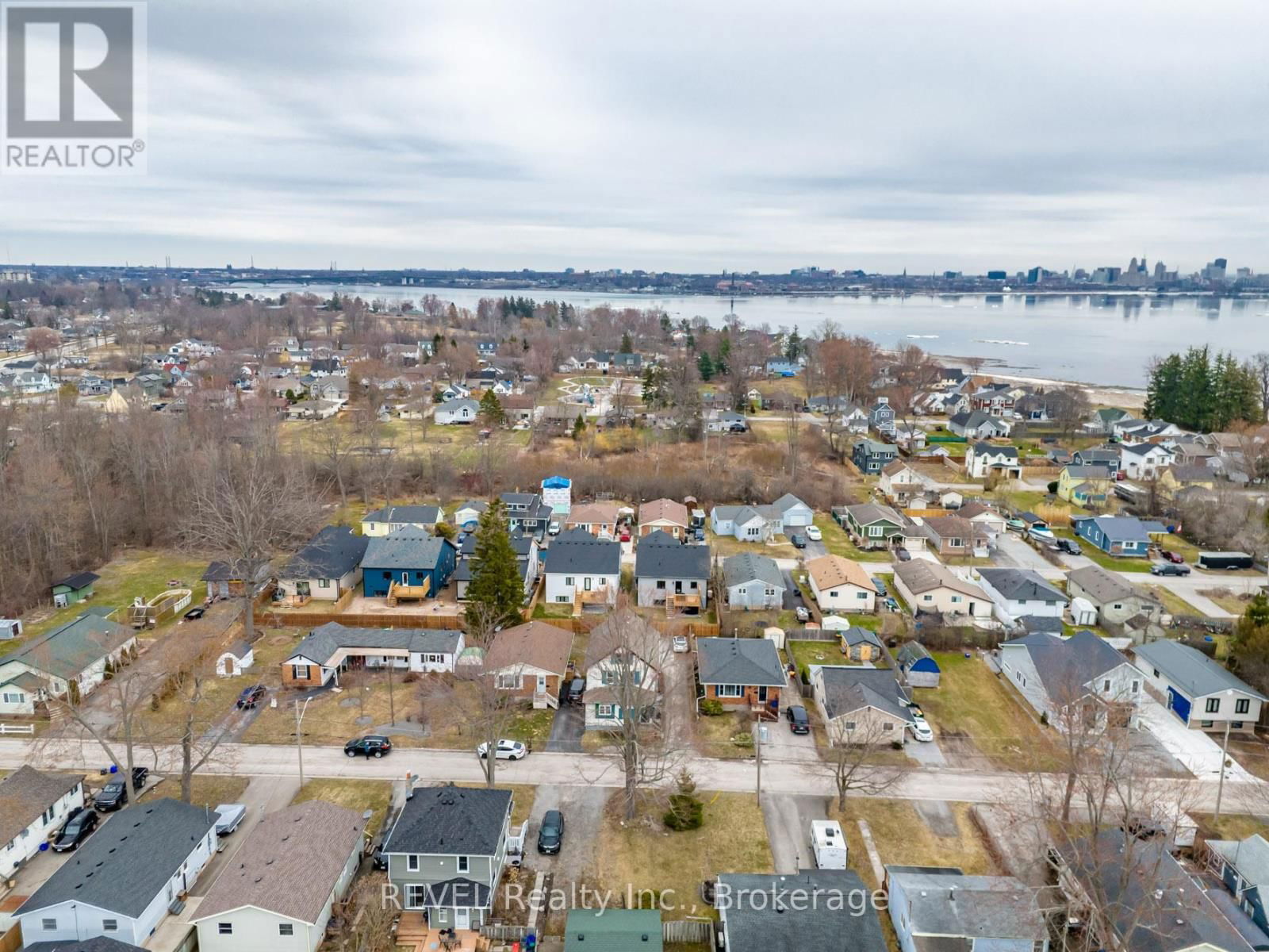 66 LILLIAN PLACE Image 32