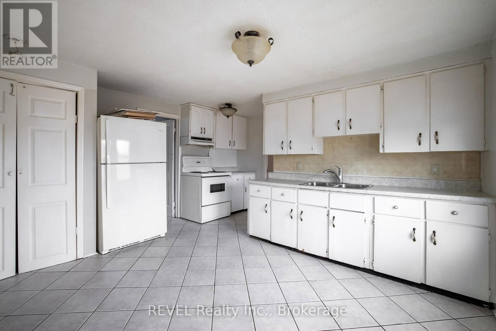 66 LILLIAN PLACE Image 6