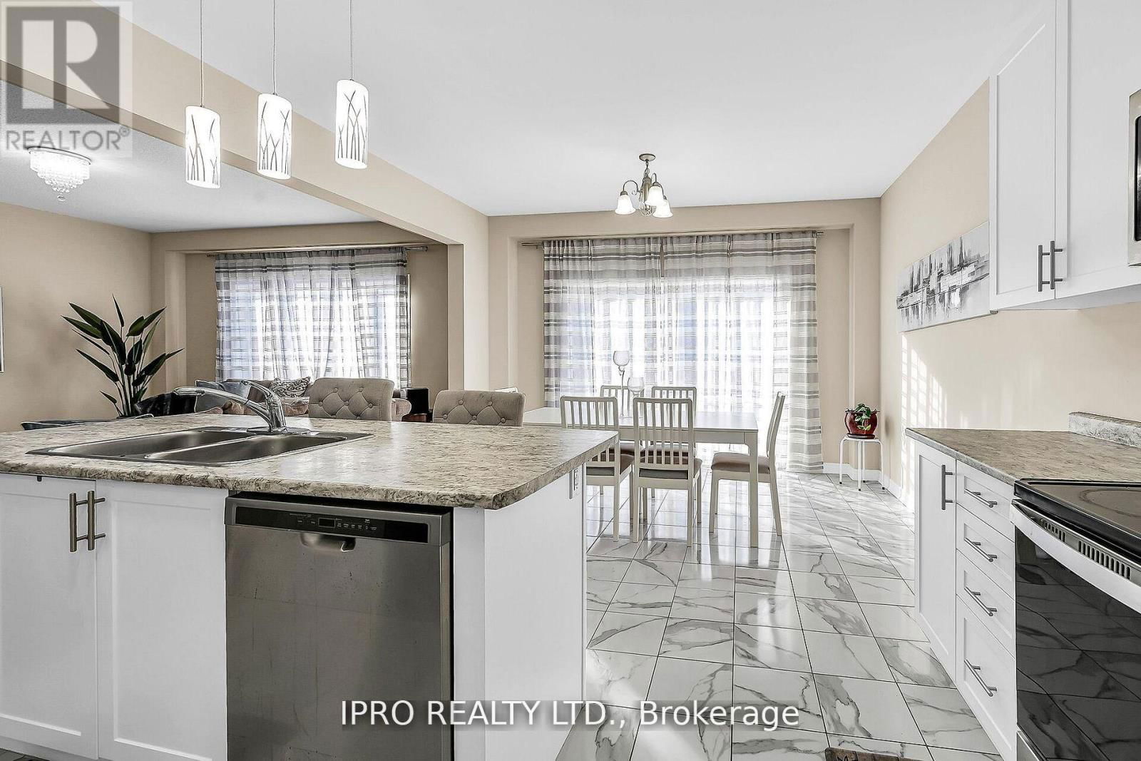 286 DALGLEISH TRAIL Image 11