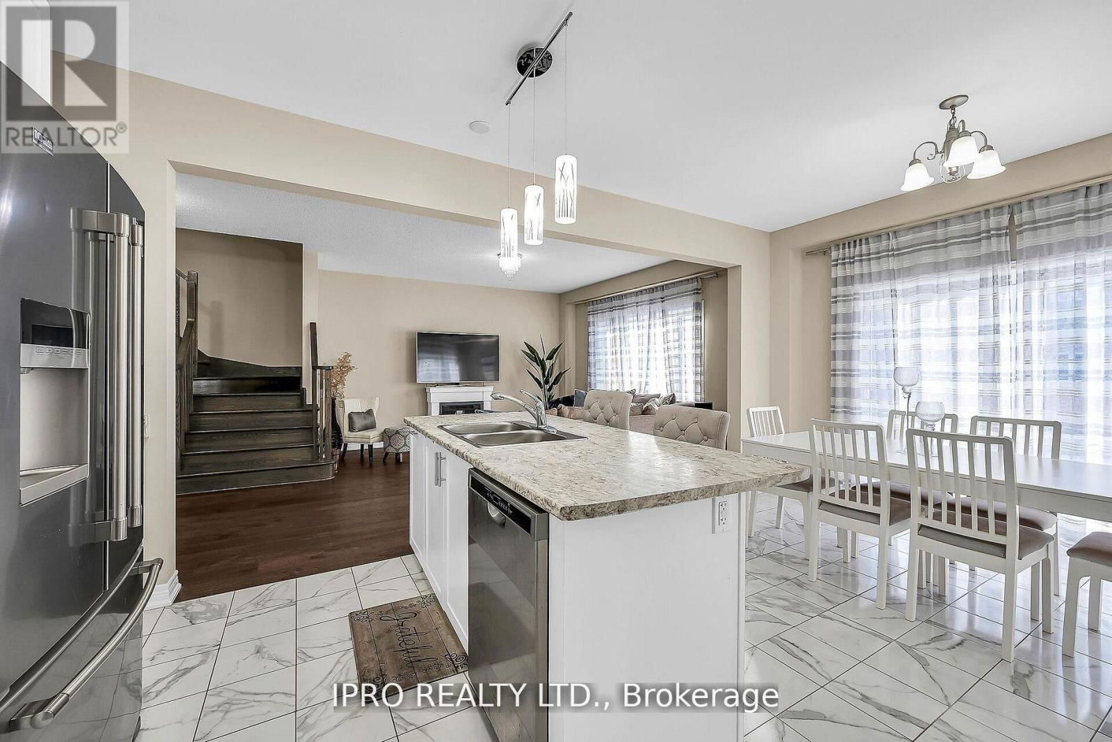 286 DALGLEISH TRAIL Image 17
