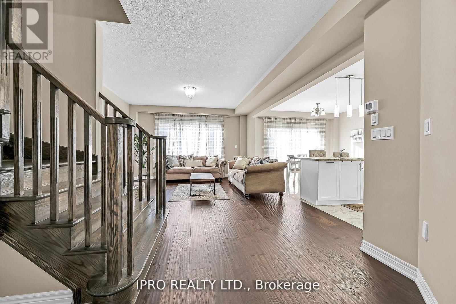 286 DALGLEISH TRAIL Image 4