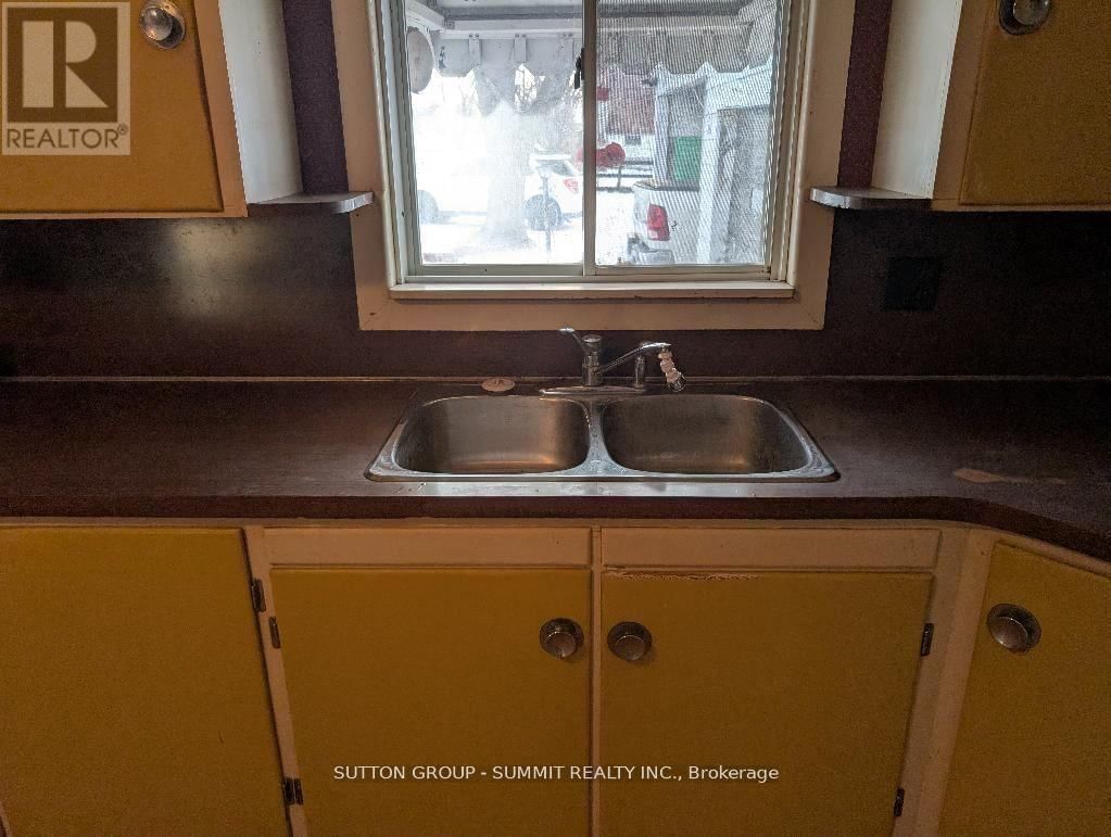 663 COUNTY RD 15 Image 9