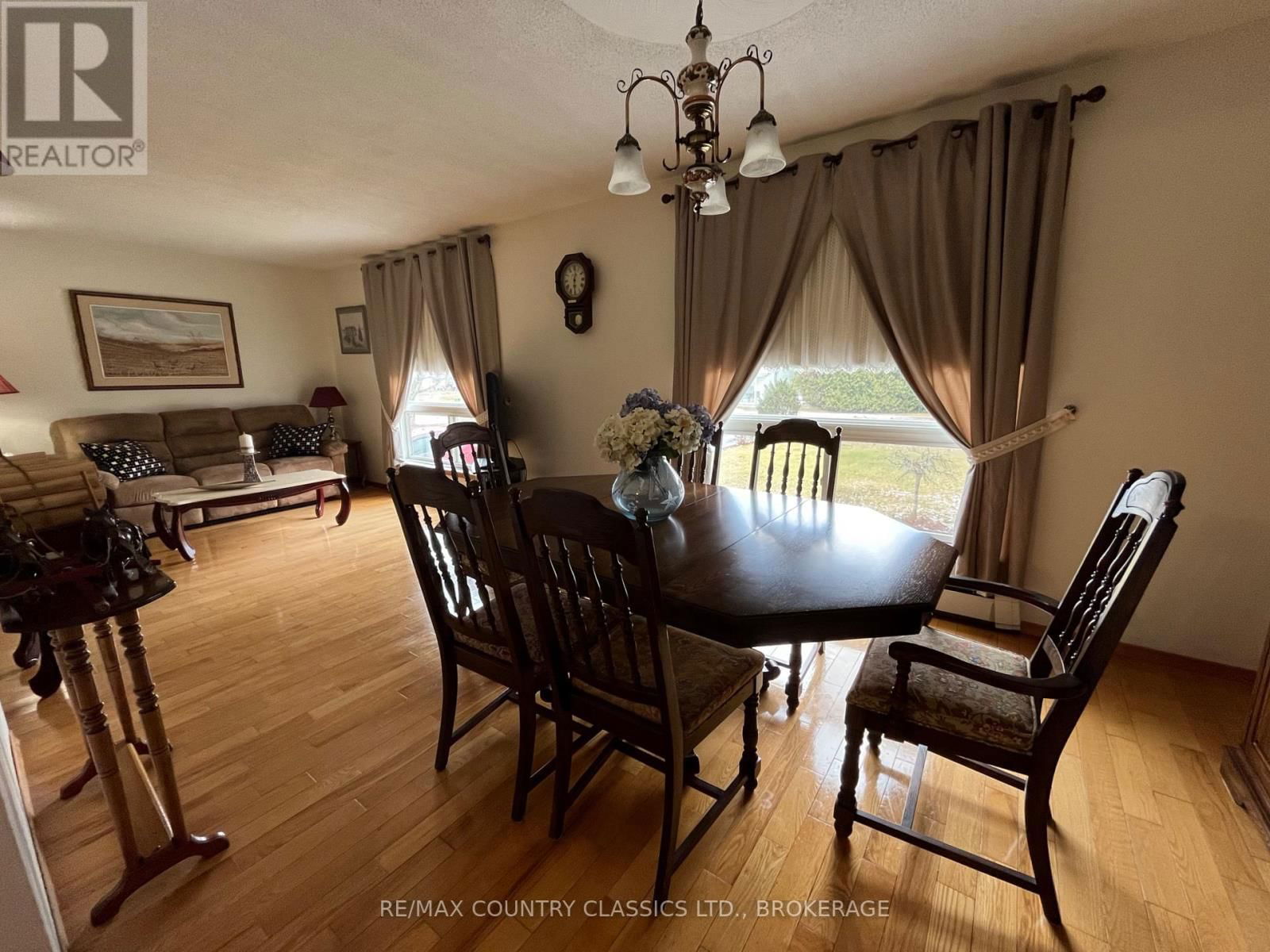 35 CLEMENT STREET Image 10