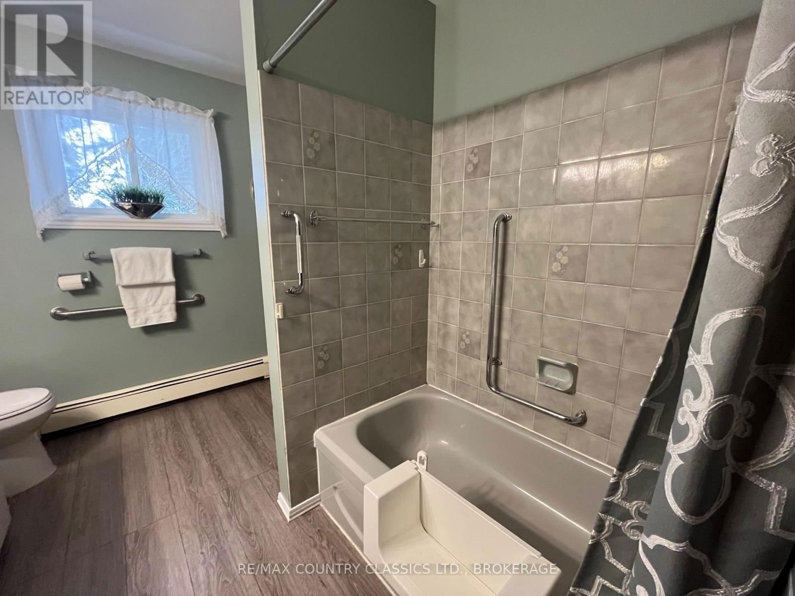 35 CLEMENT STREET Image 24