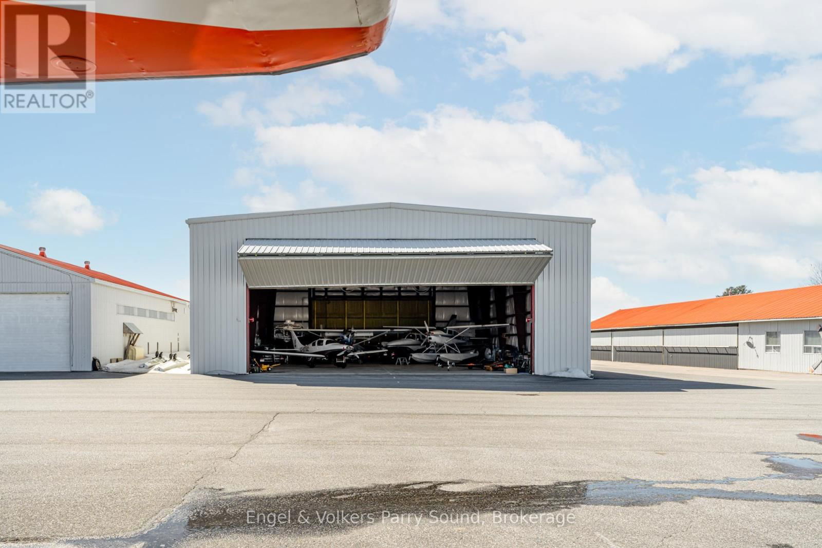 14 HANGAR ROAD Image 11
