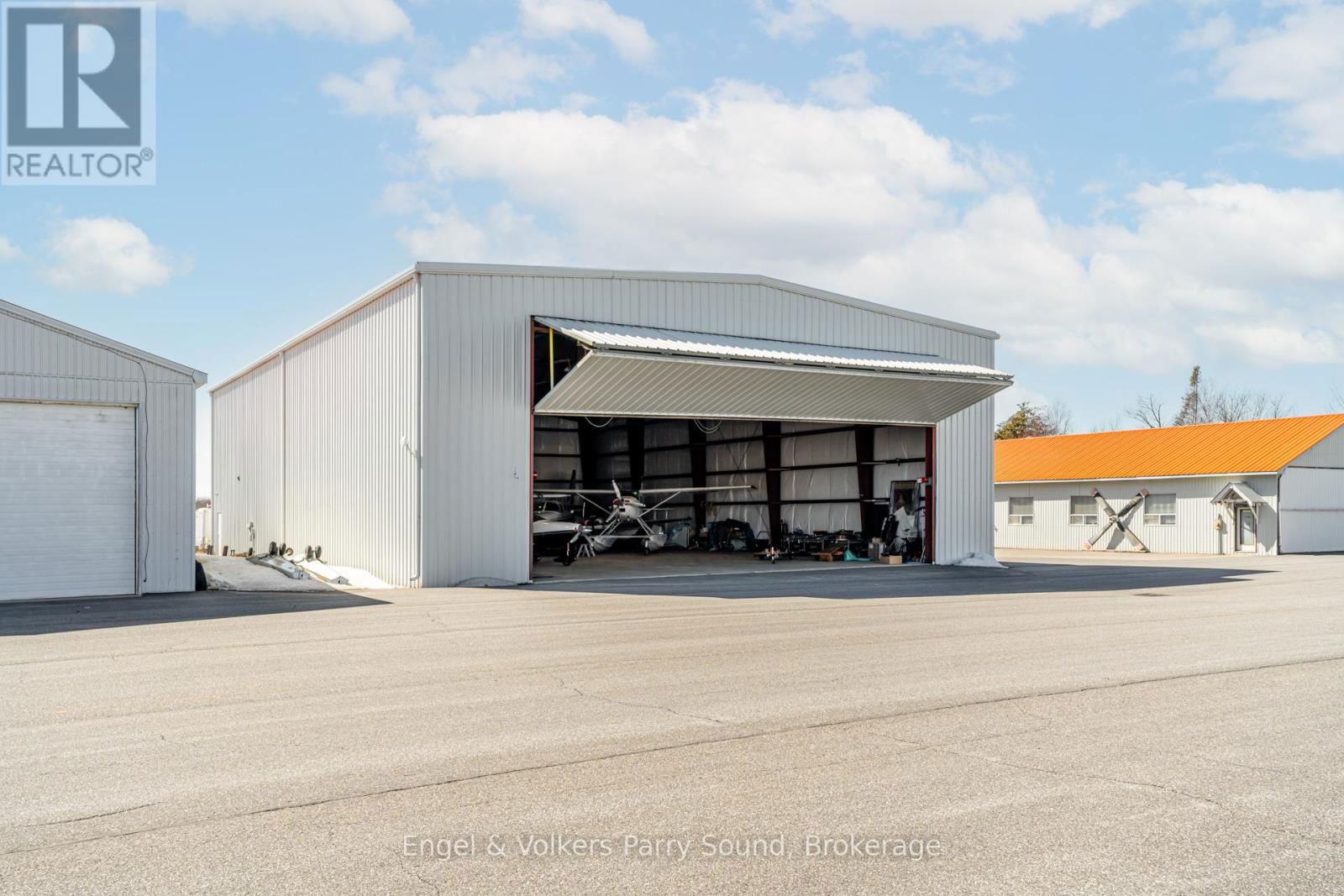 14 HANGAR ROAD Image 13