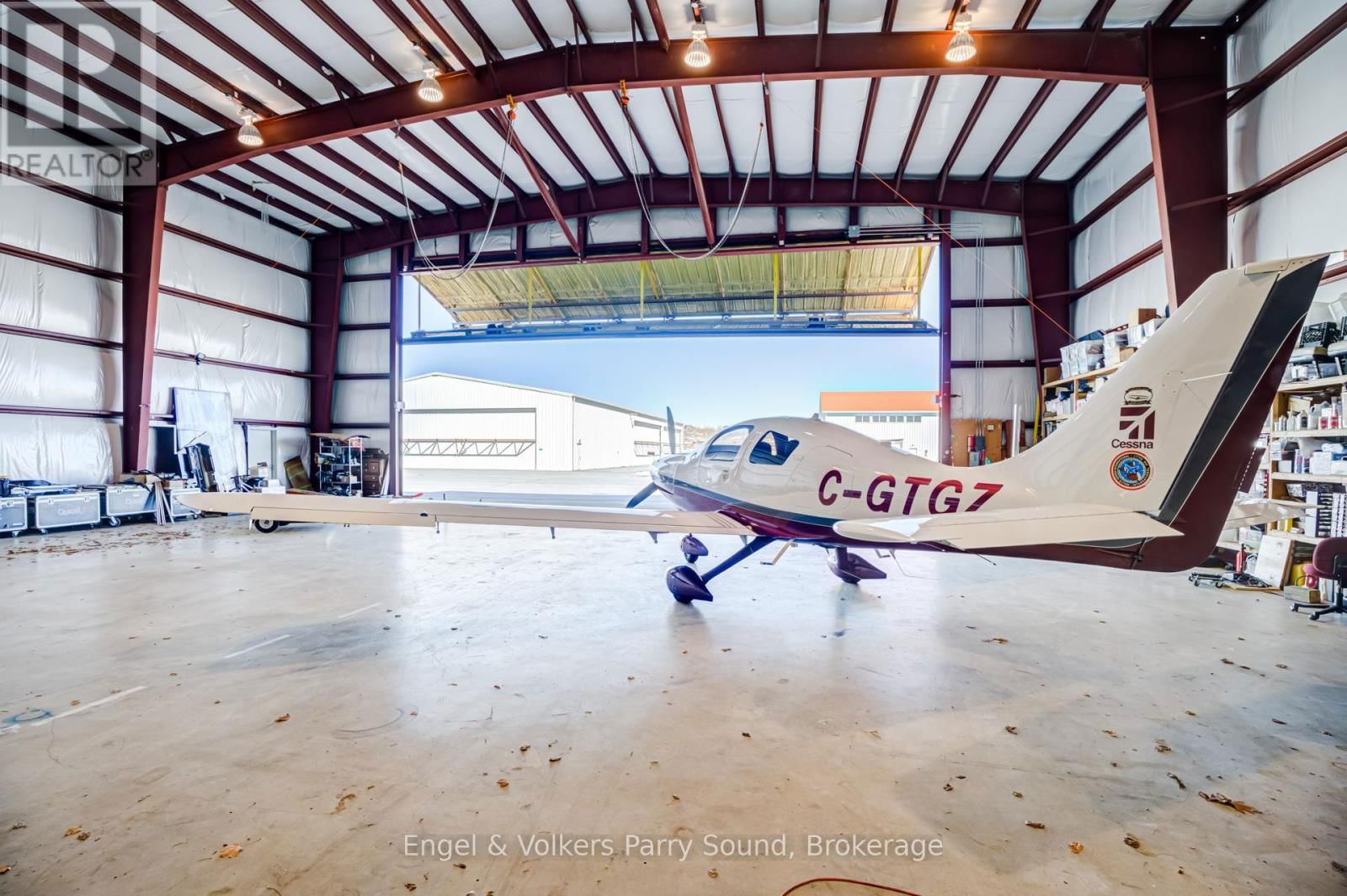 14 HANGAR ROAD Image 2
