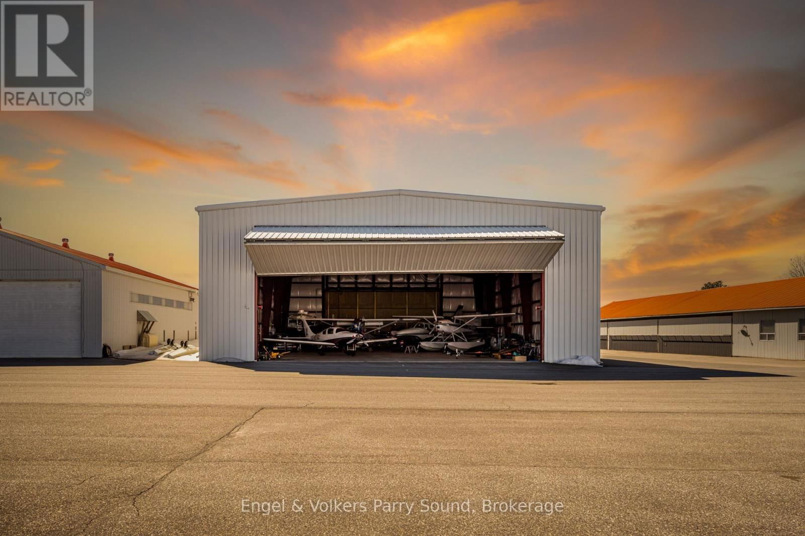 14 HANGAR ROAD Image 20