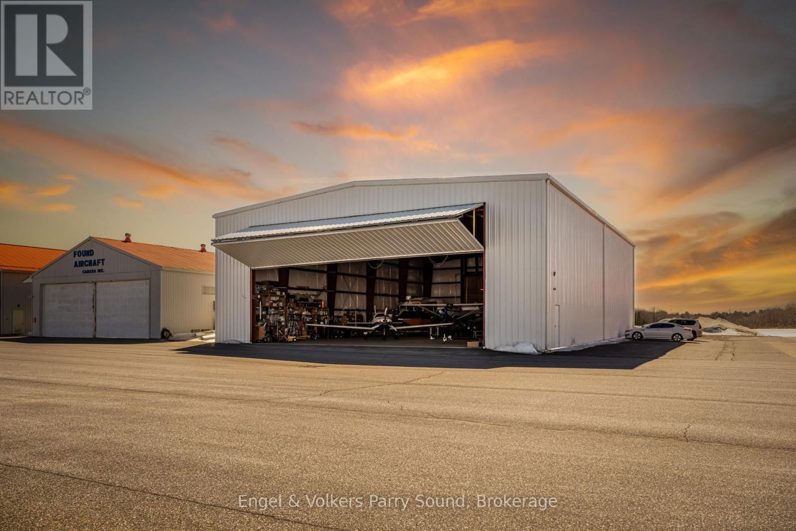 14 HANGAR ROAD Image 21