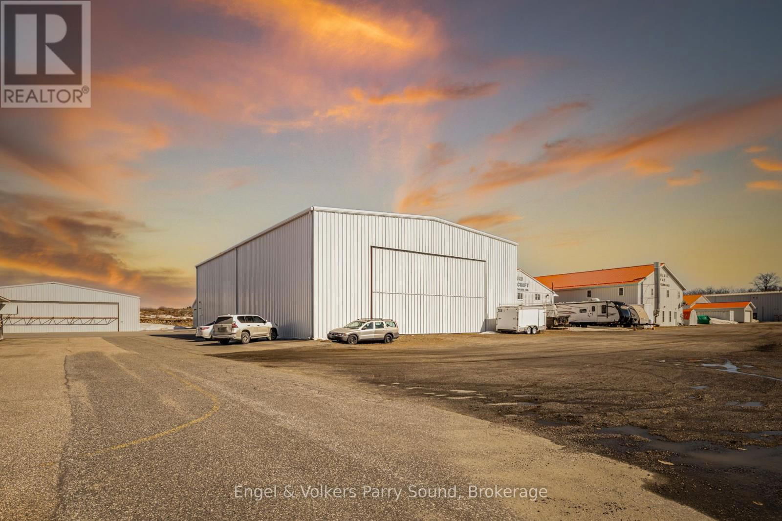 14 HANGAR ROAD Image 22