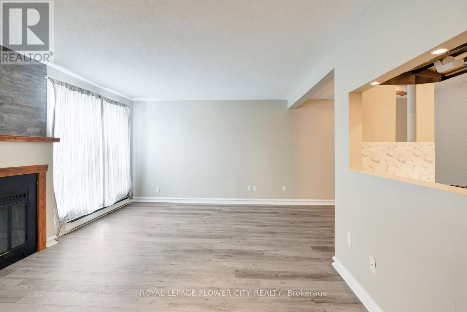 36A - 782 ST ANDRE DRIVE Image 12