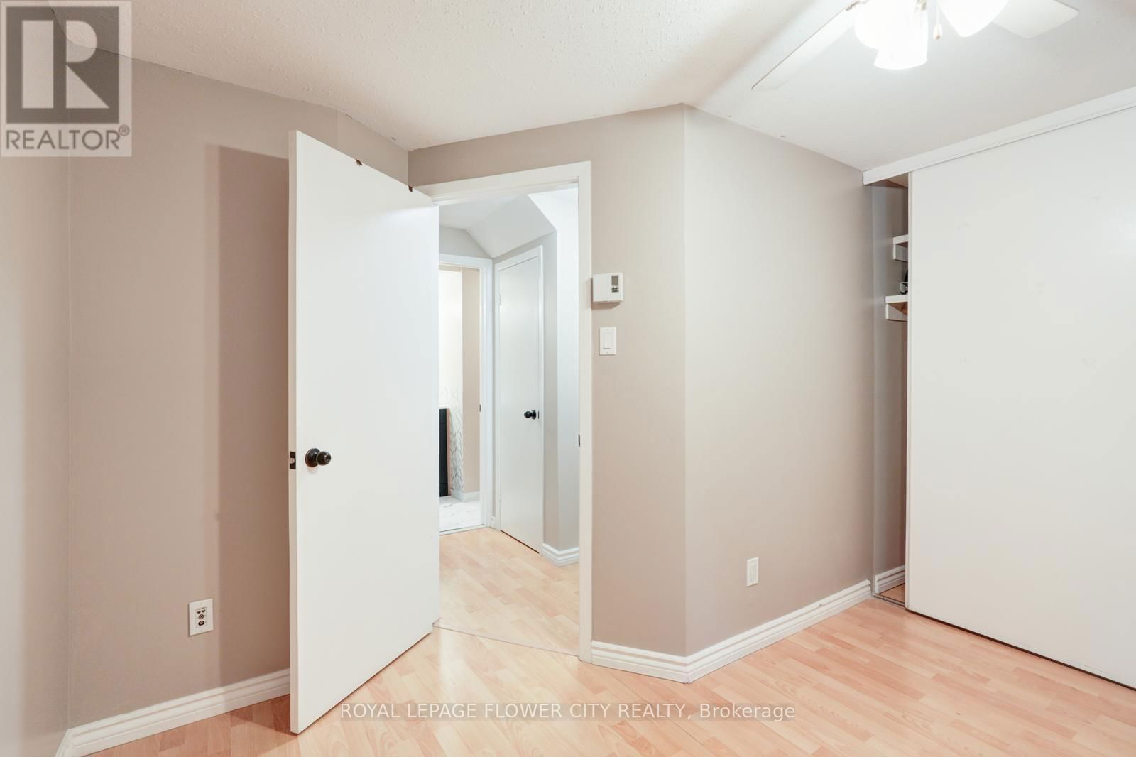 36A - 782 ST ANDRE DRIVE Image 16