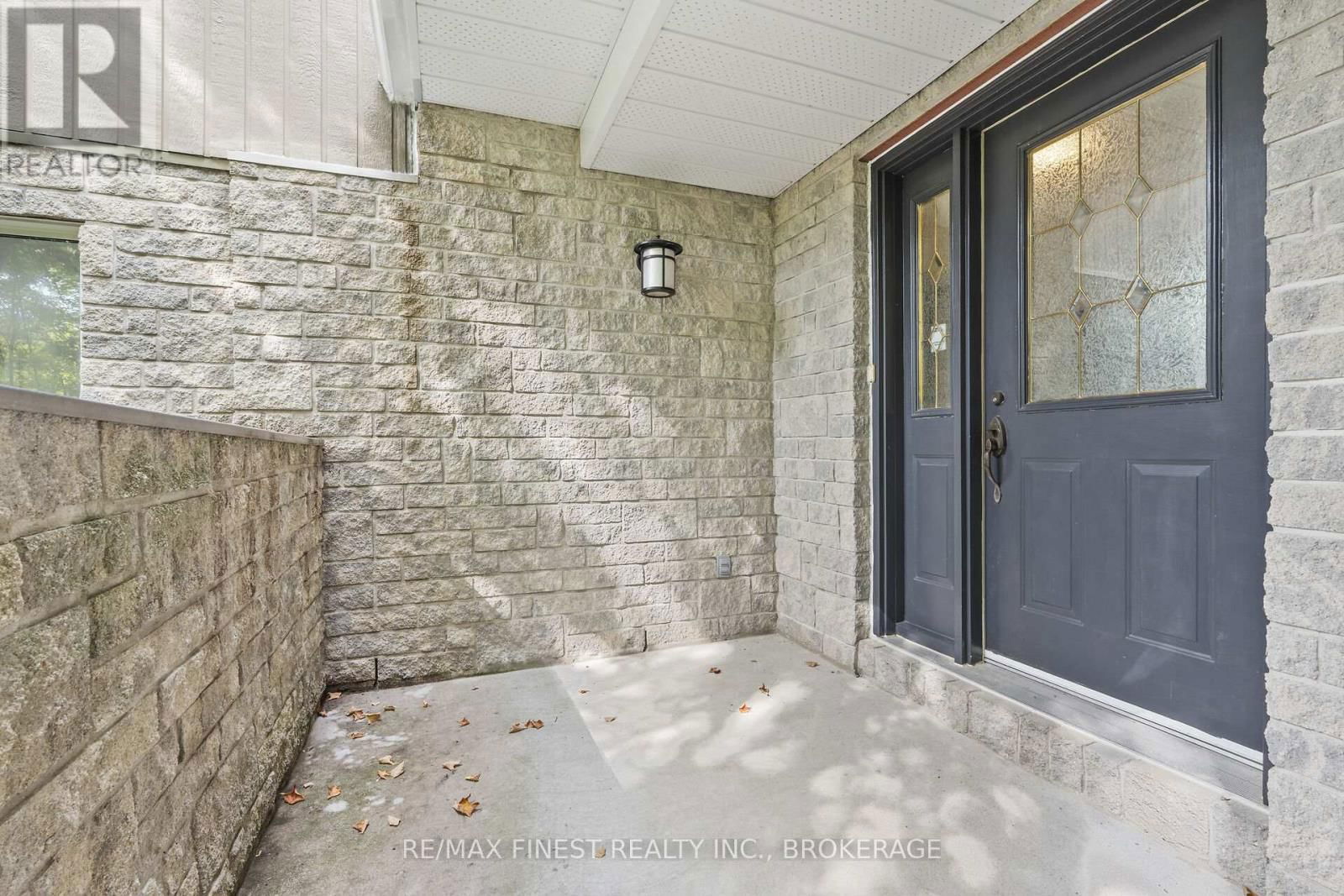 1835 HITCHCOCK DRIVE Image 4
