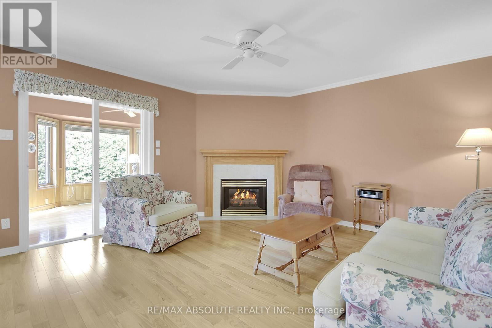 6 JACQUELINE CRESCENT Image 13