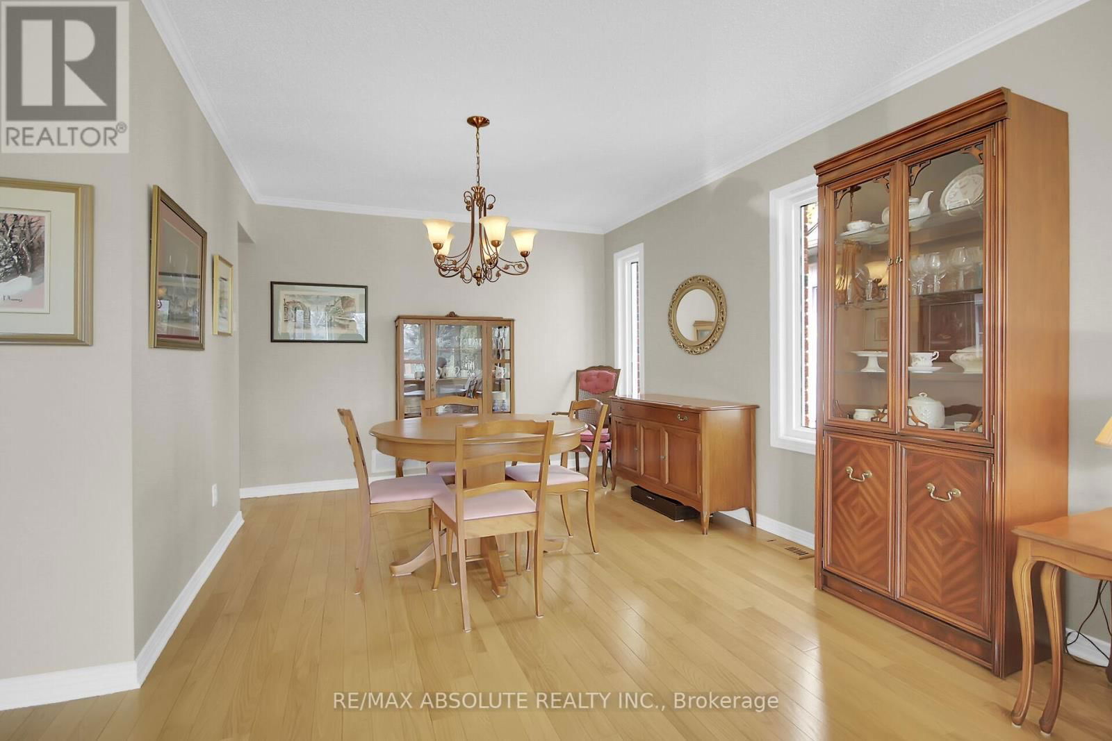 6 JACQUELINE CRESCENT Image 14