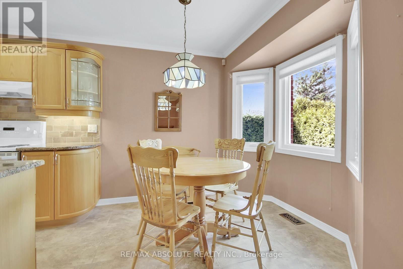 6 JACQUELINE CRESCENT Image 17
