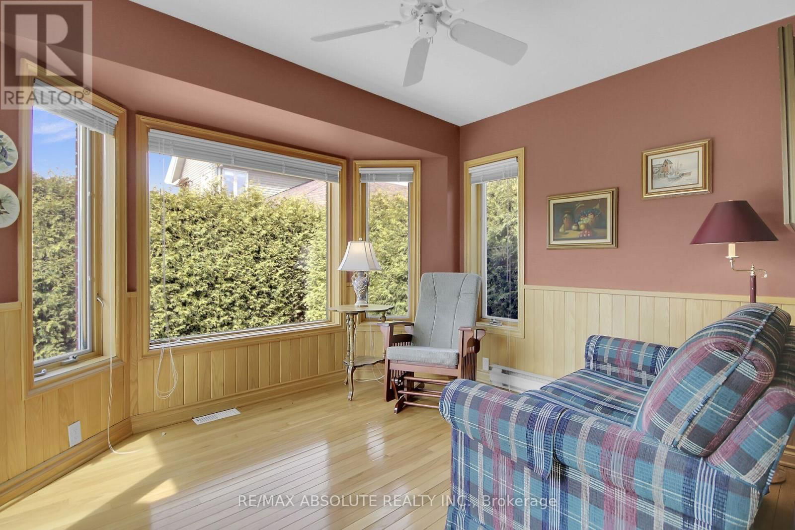 6 JACQUELINE CRESCENT Image 18