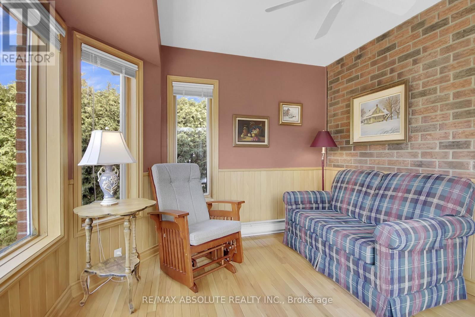 6 JACQUELINE CRESCENT Image 19