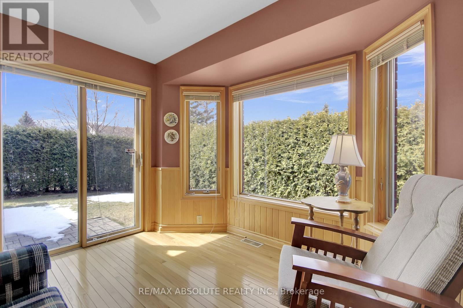 6 JACQUELINE CRESCENT Image 20