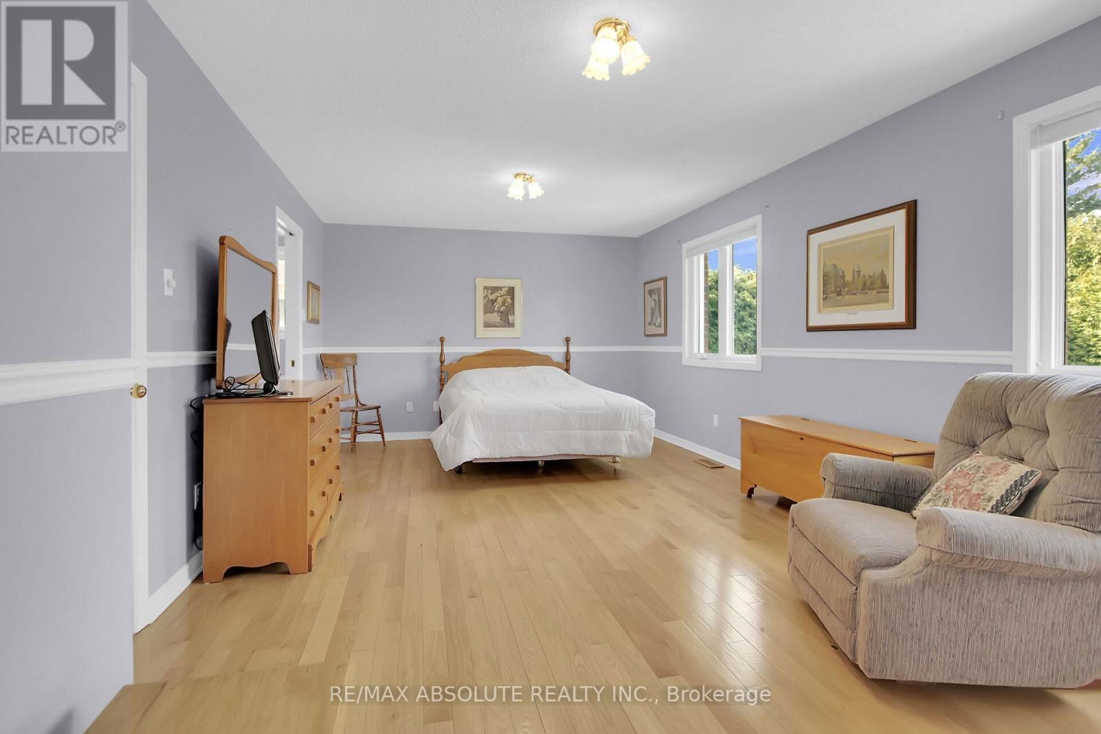 6 JACQUELINE CRESCENT Image 25