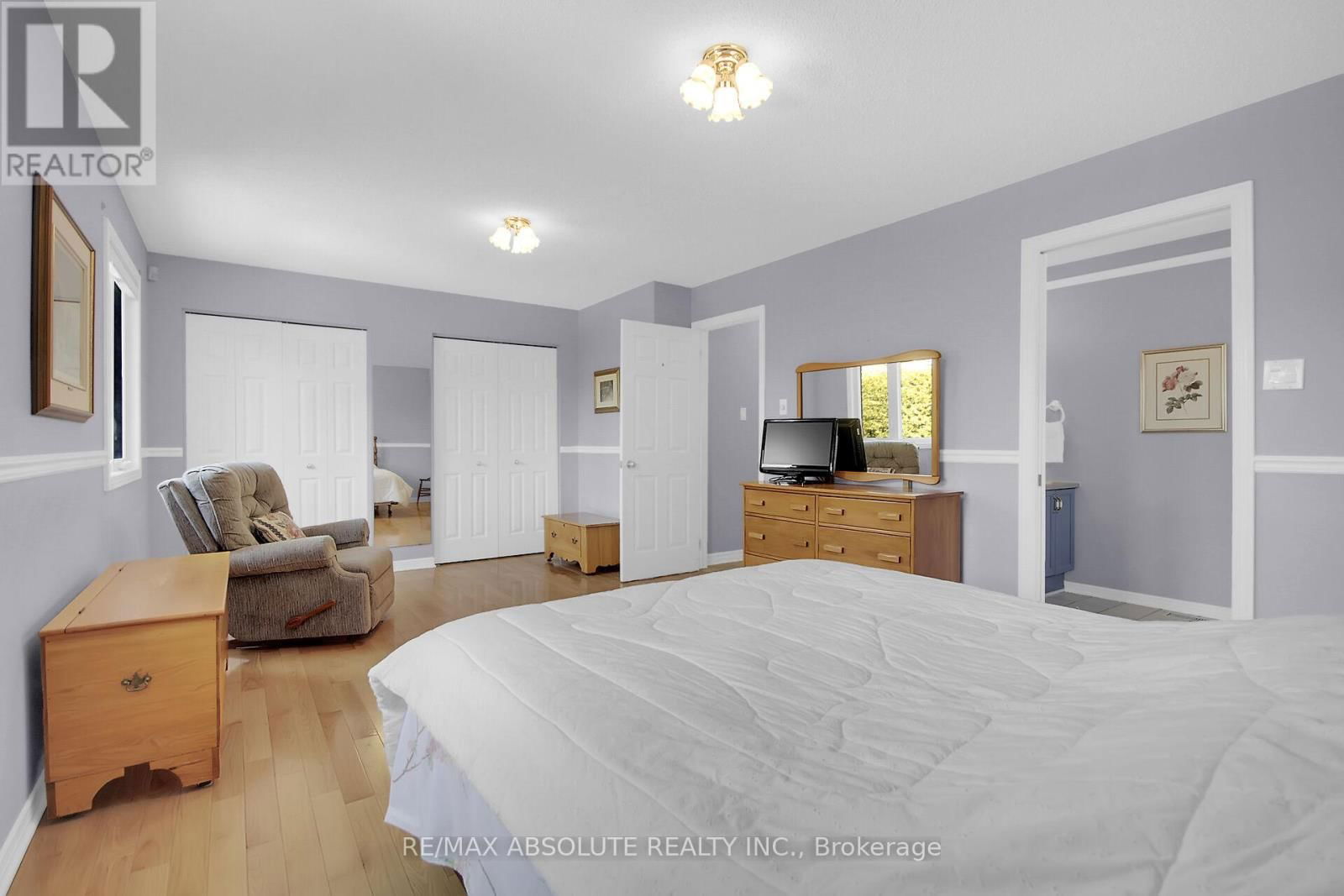 6 JACQUELINE CRESCENT Image 26