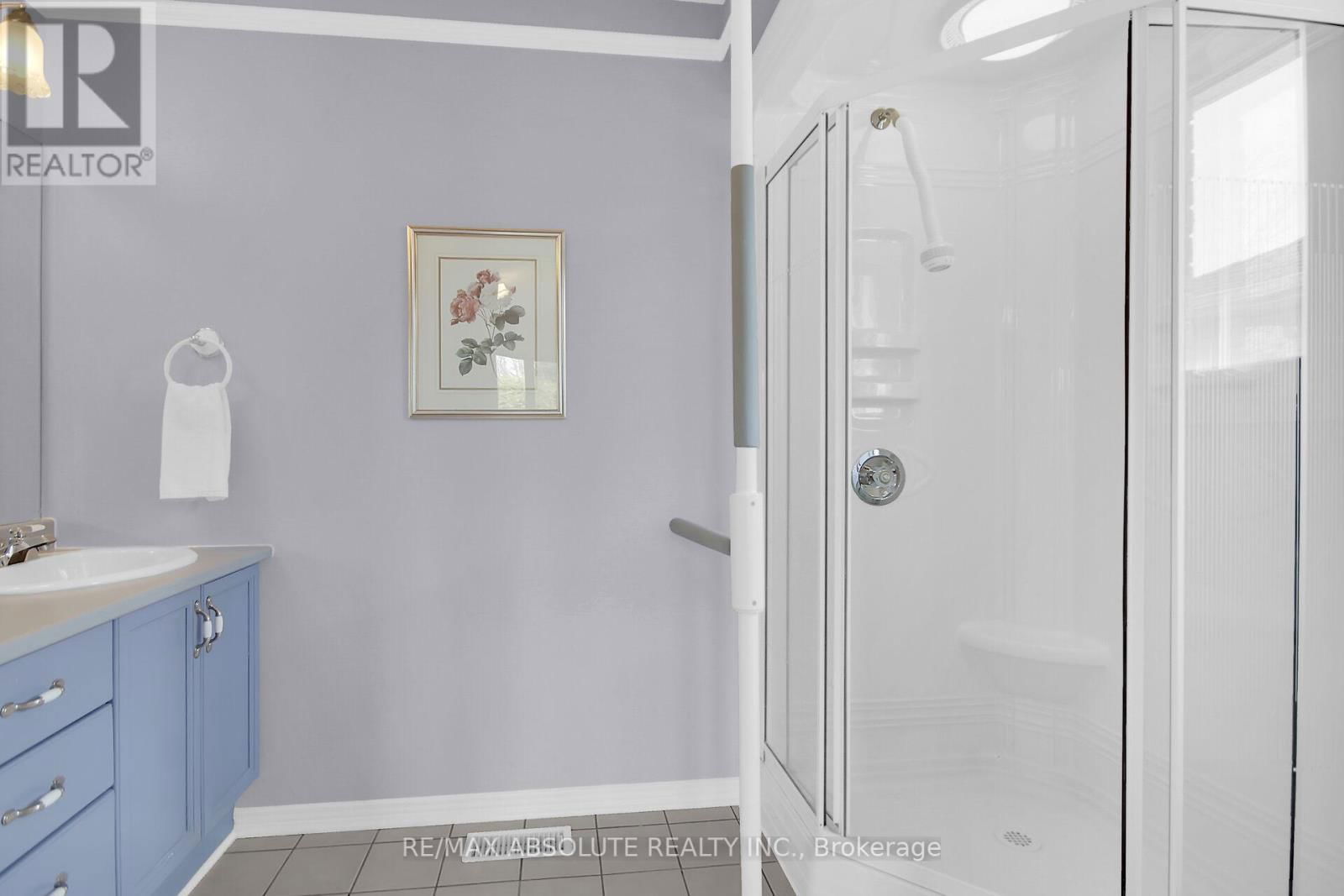 6 JACQUELINE CRESCENT Image 28