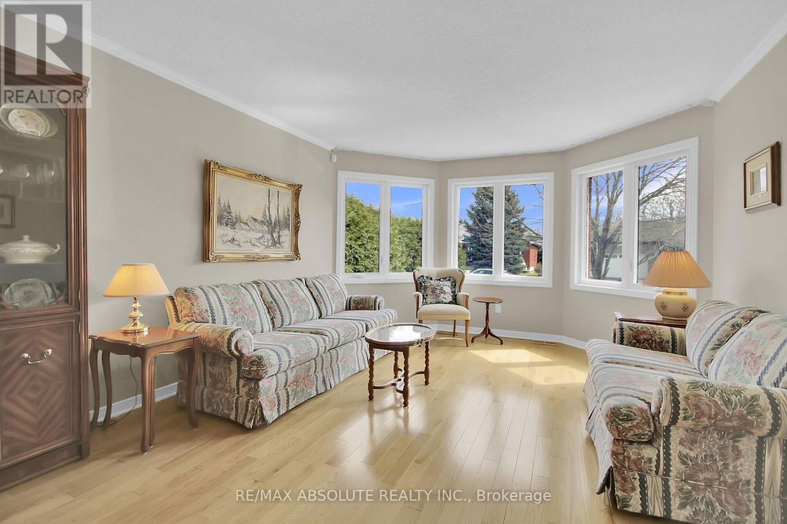 6 JACQUELINE CRESCENT Image 3