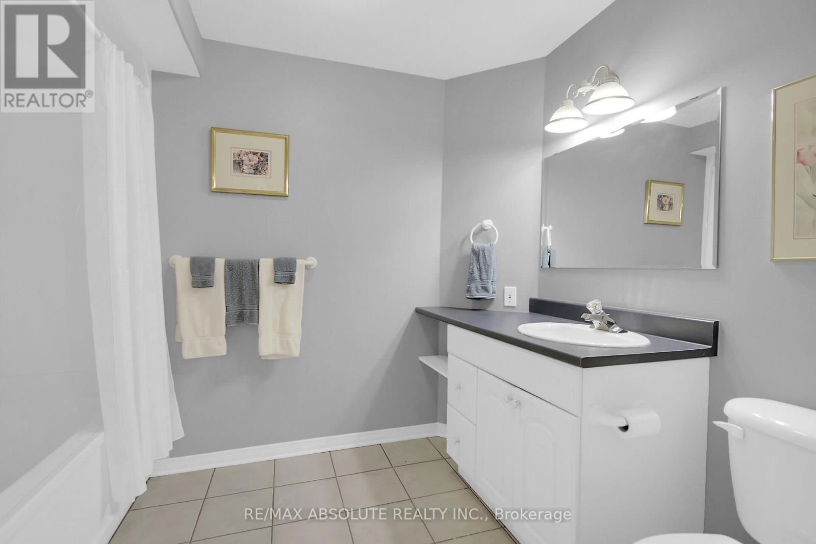 6 JACQUELINE CRESCENT Image 38