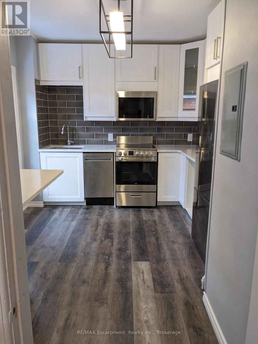 2 - 158 JAMES STREET Image 2