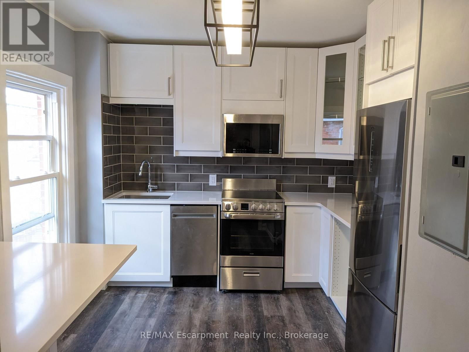 2 - 158 JAMES STREET Image 3