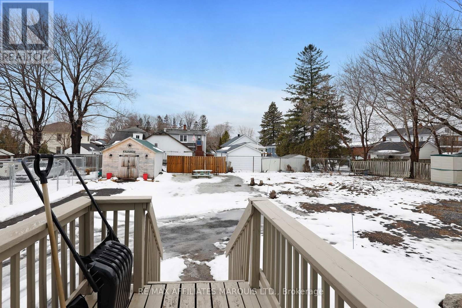16 LEFEBVRE AVENUE Image 25