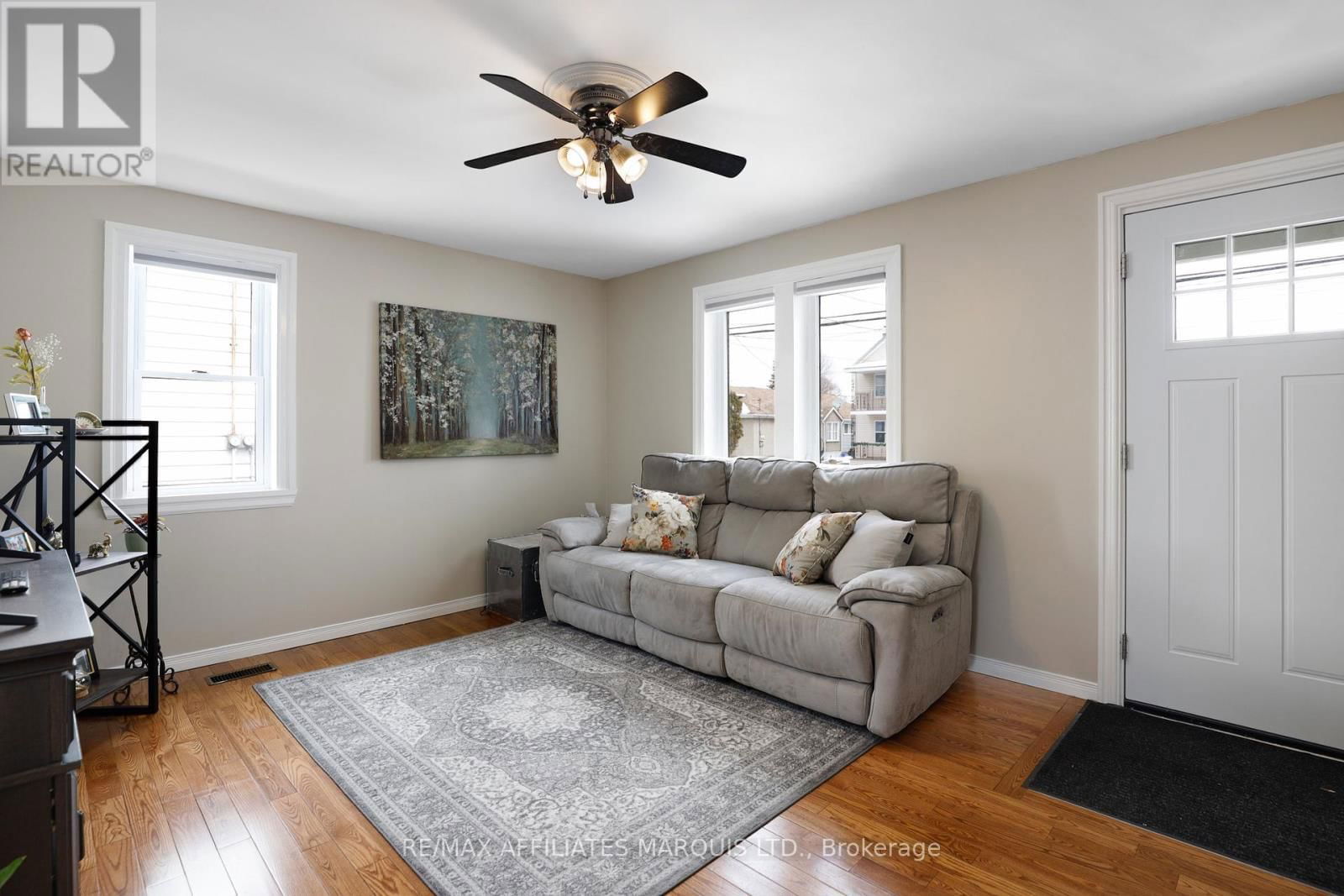 16 LEFEBVRE AVENUE Image 4