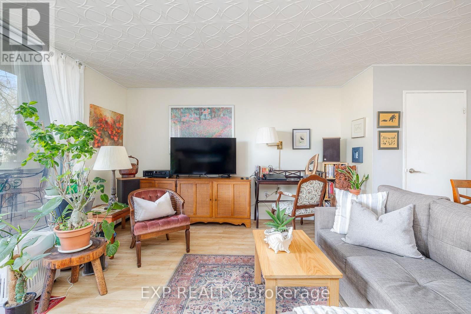 243 - 350 QUIGLEY ROAD Image 9