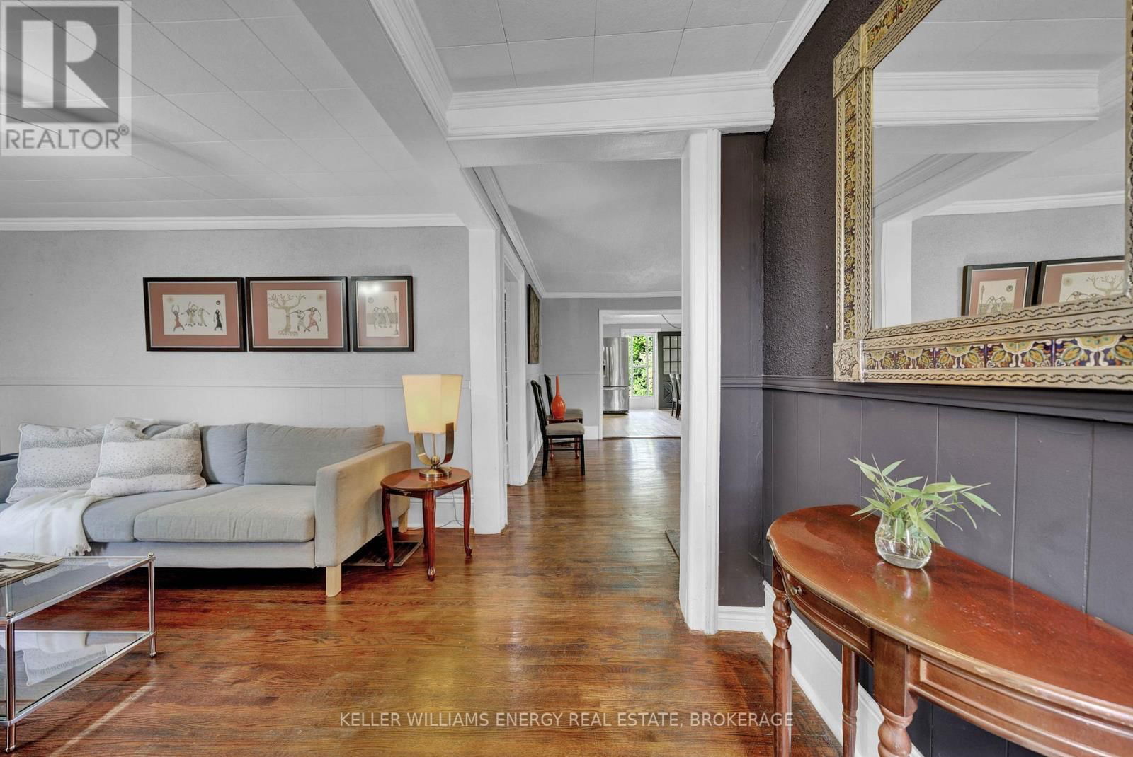 16 SQUIRES STREET Image 10