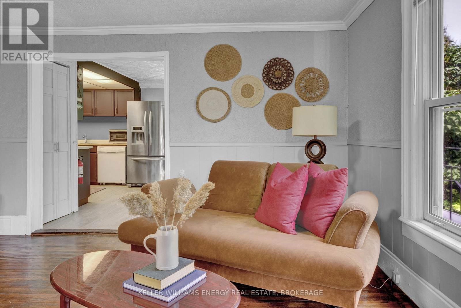 16 SQUIRES STREET Image 13