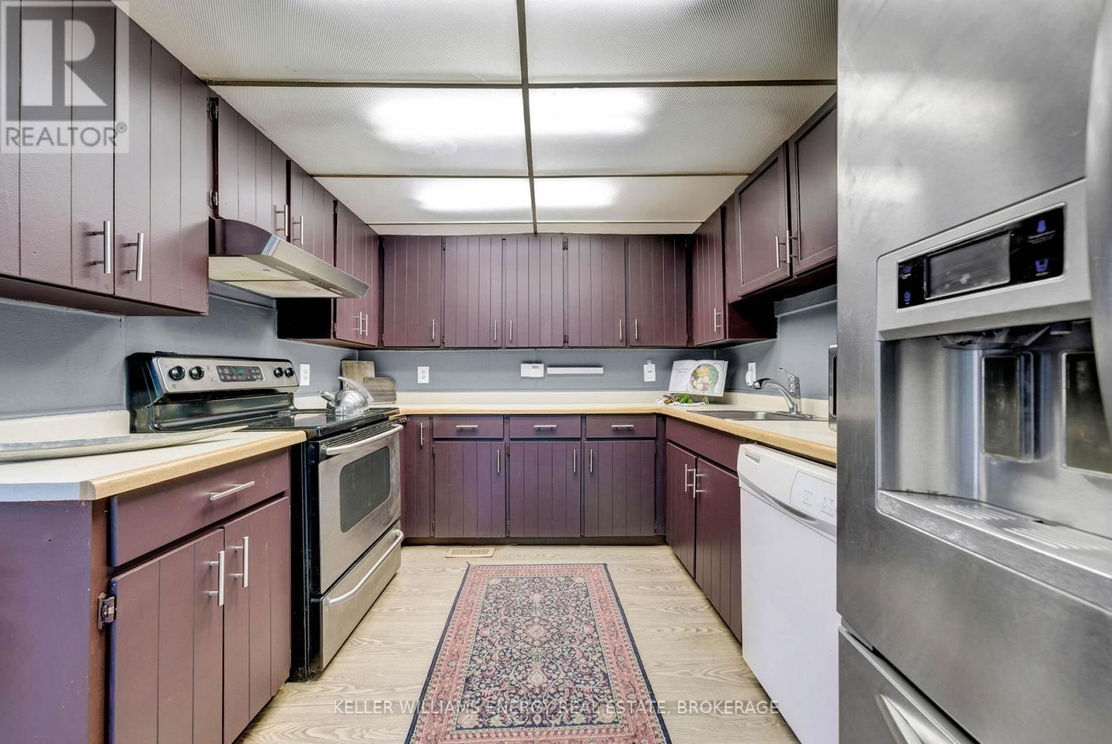 16 SQUIRES STREET Image 15
