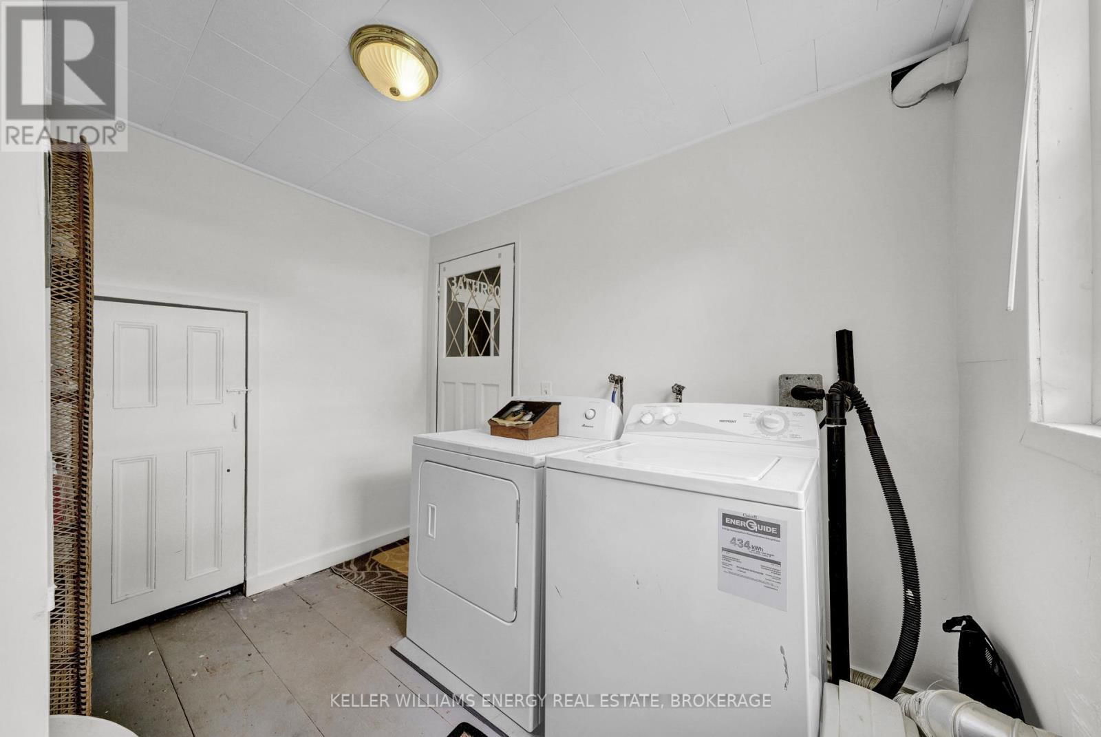 16 SQUIRES STREET Image 20