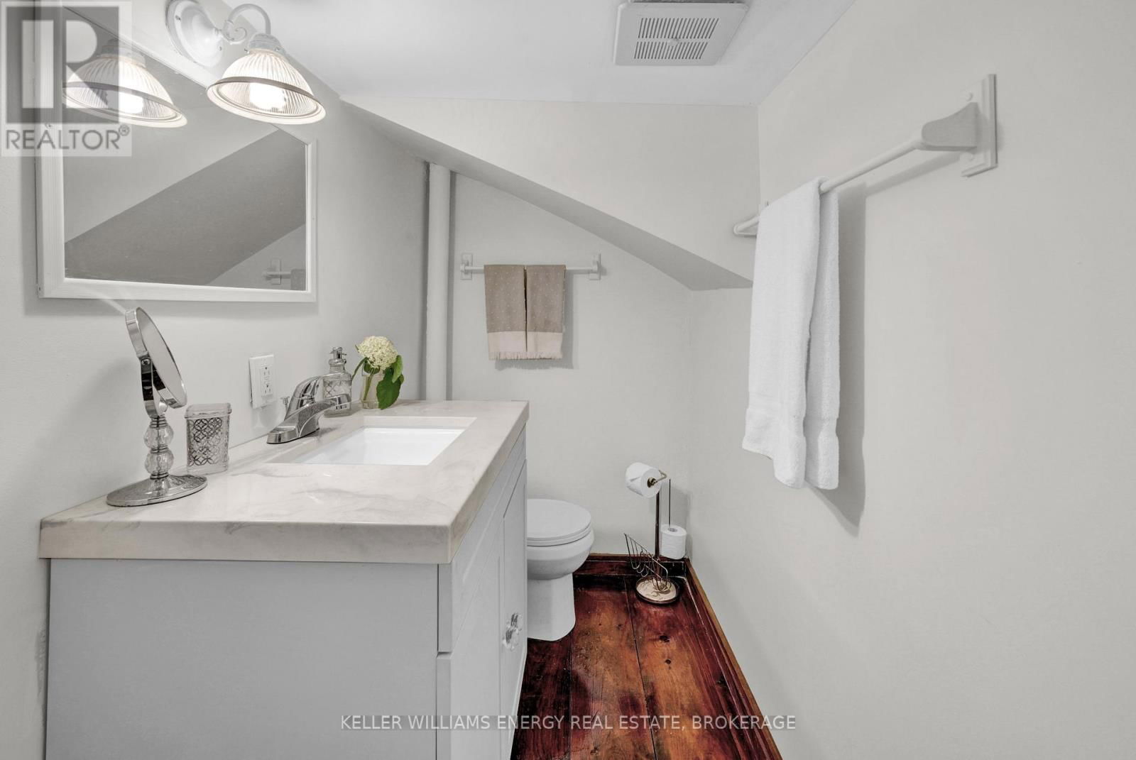 16 SQUIRES STREET Image 28
