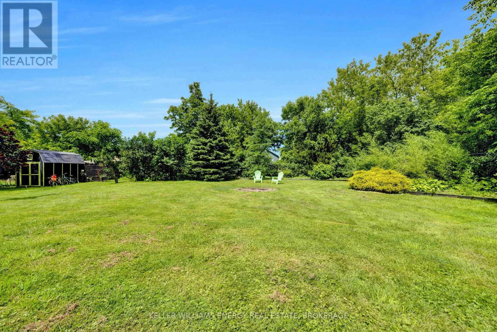 16 SQUIRES STREET Image 32
