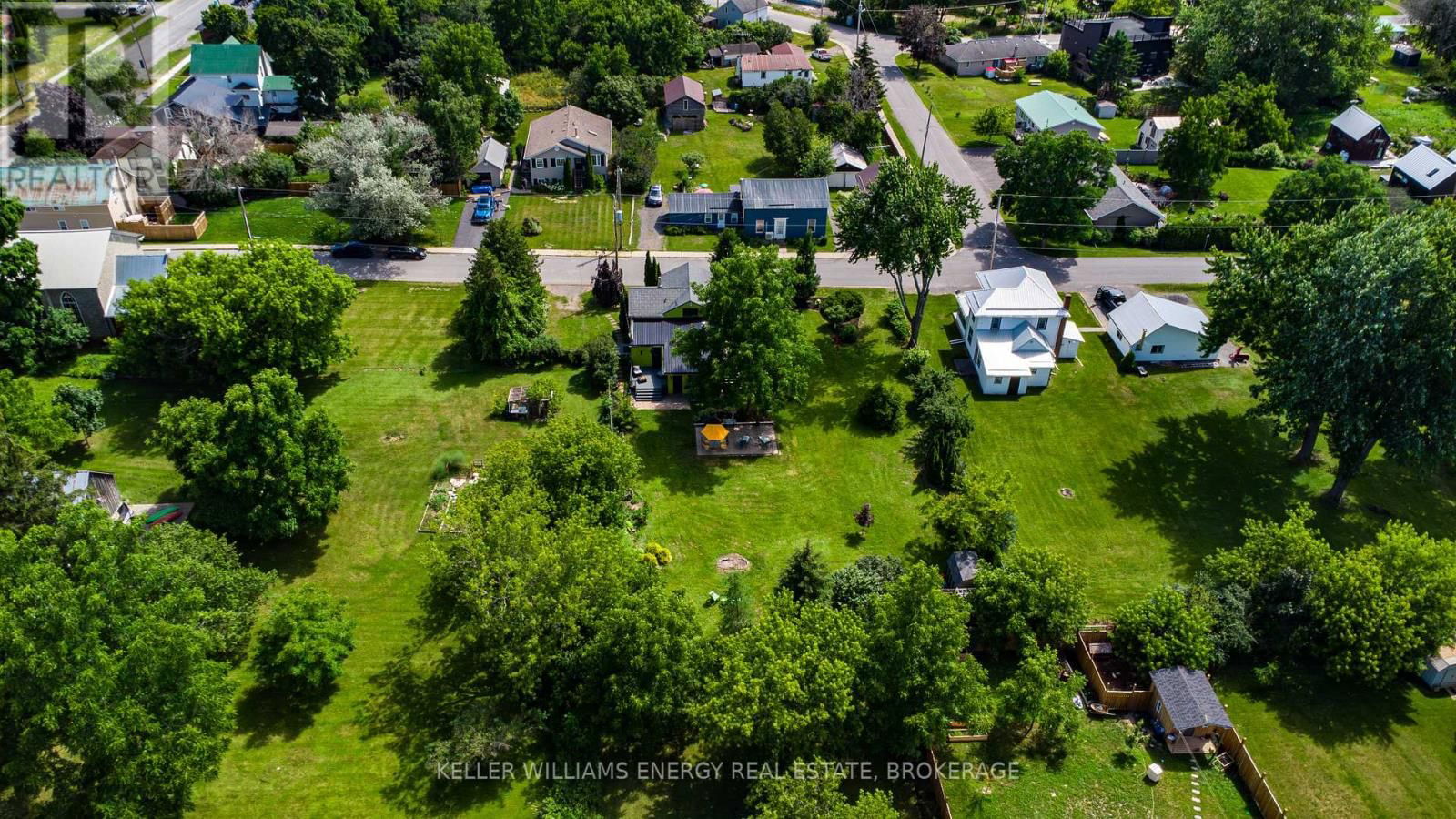 16 SQUIRES STREET Image 40